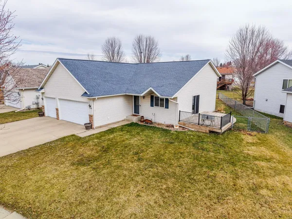 $334,900 | 1154 Peregrine Dr S East, Rochester, MN 55904