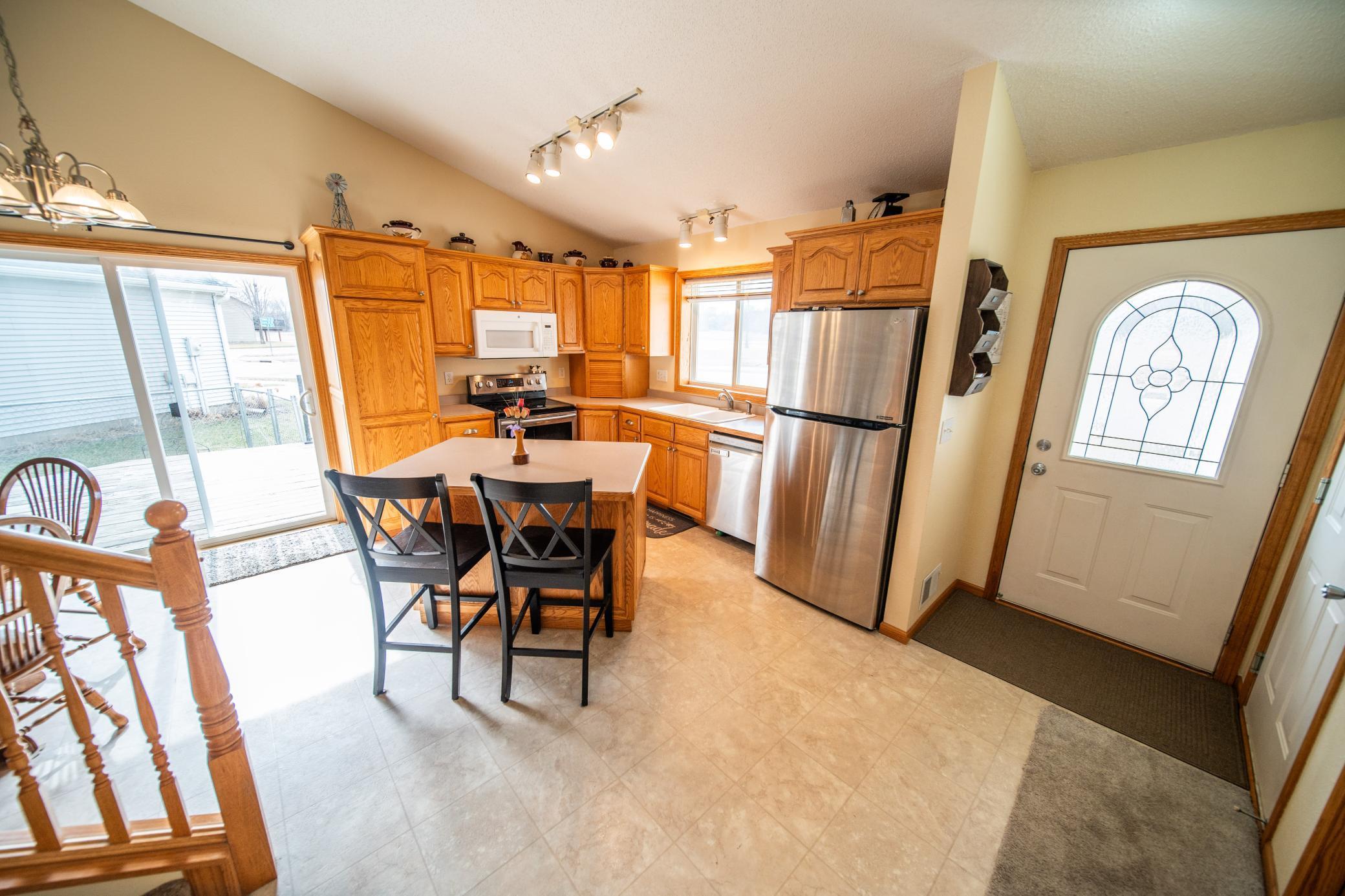 1154 Peregrine Dr S East Rochester, MN 55904 - Photo 7 of 51