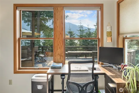 $1,195,000 | 160 Wilderness Lane, Easton, WA 98925