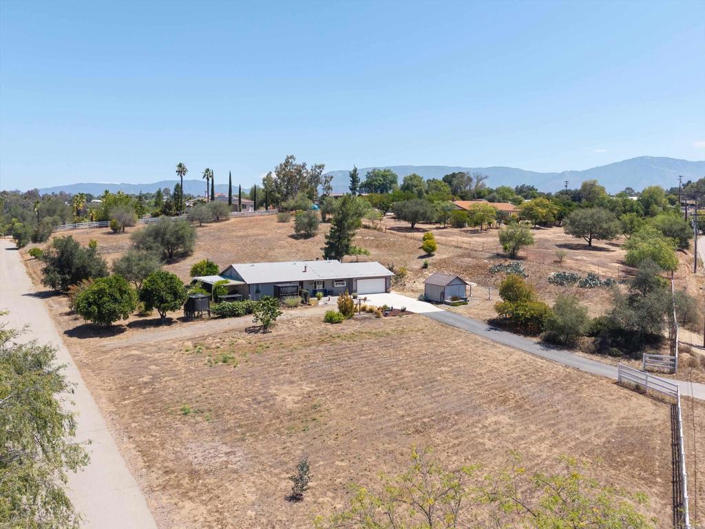 13734 West Oak Glen Road Valley Center, CA 92082 - Photo 3 of 41