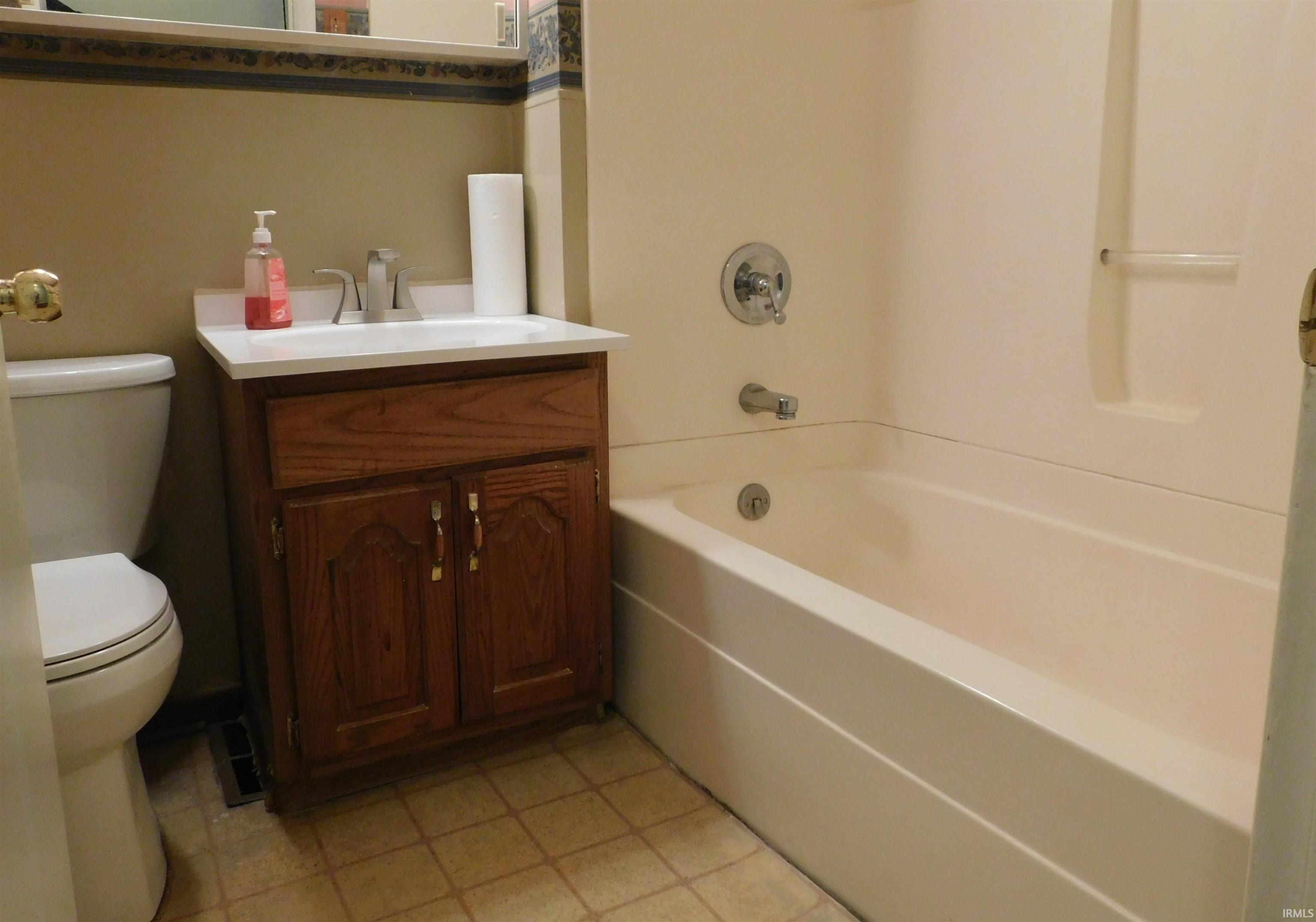 1801 Central Avenue Bedford, IN 47421 - Photo 11 of 16