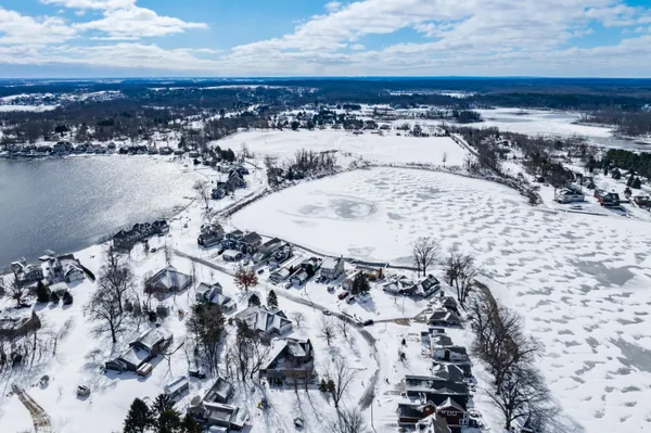 $410,000 | 963 Treasure Island Drive, Mattawan, MI 49071