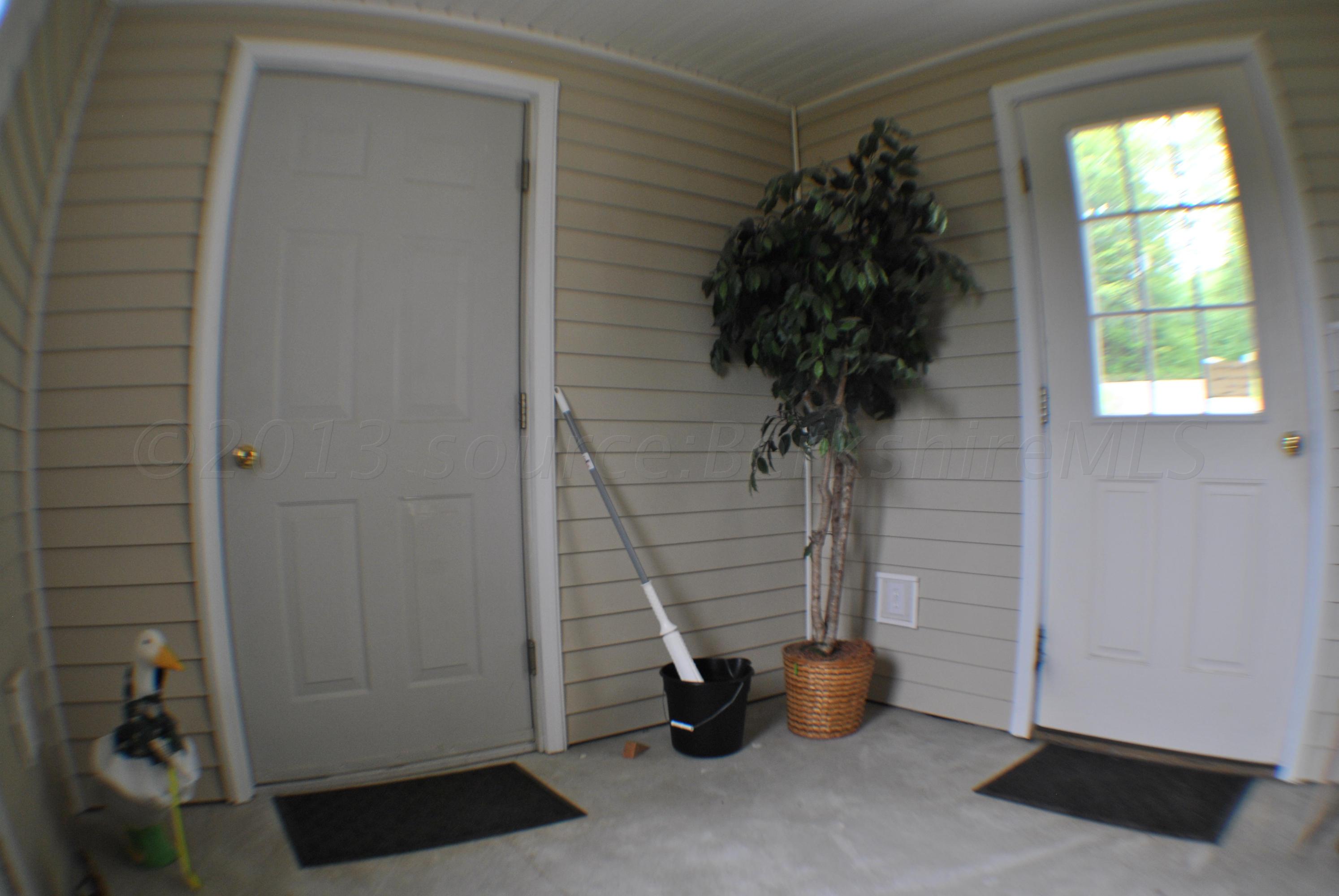 231 Hulett Hill Road Sheffield, MA 01257 - Photo 12 of 24 Mud Room