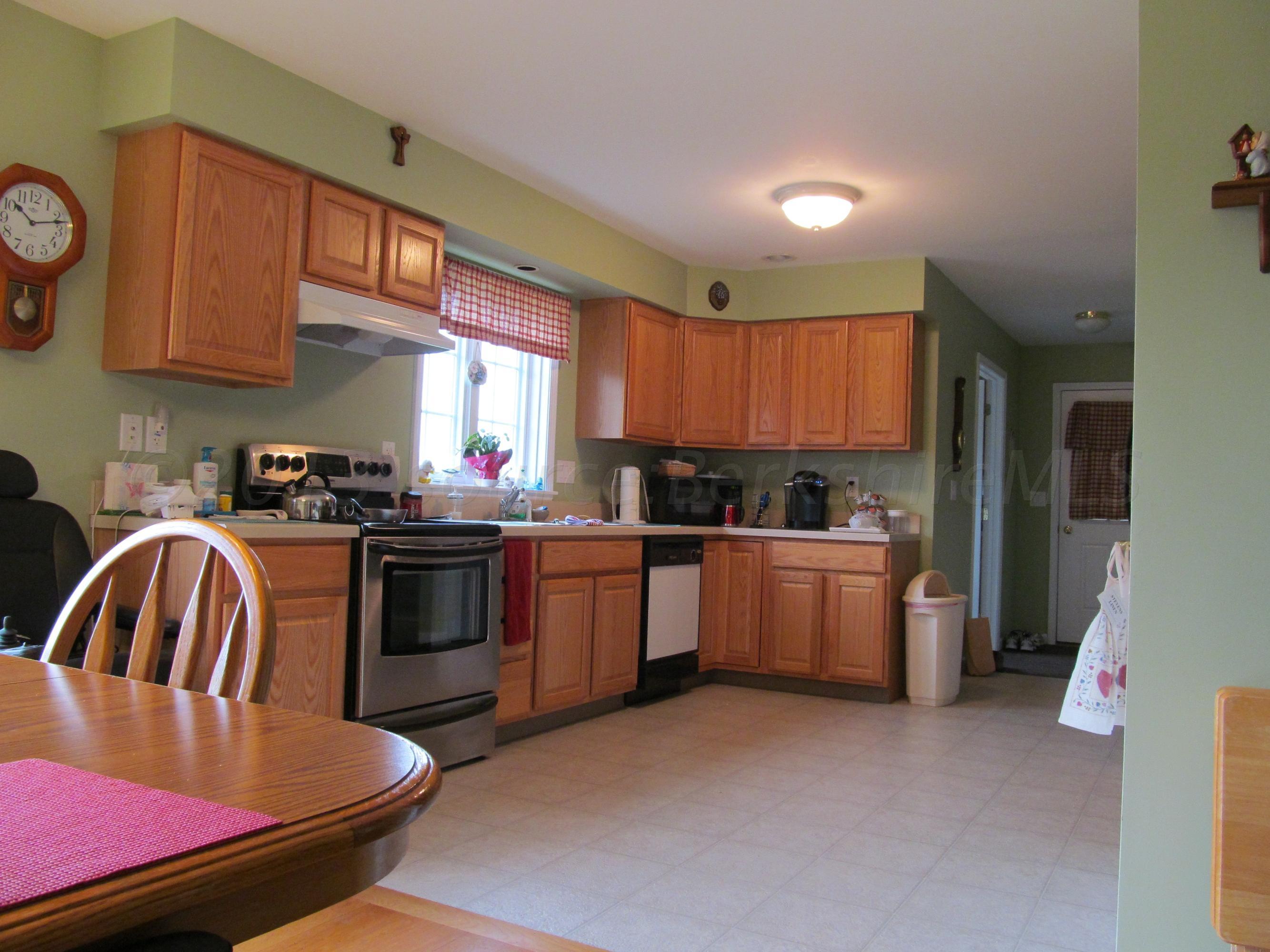 231 Hulett Hill Road Sheffield, MA 01257 - Photo 3 of 24 Kitchen
