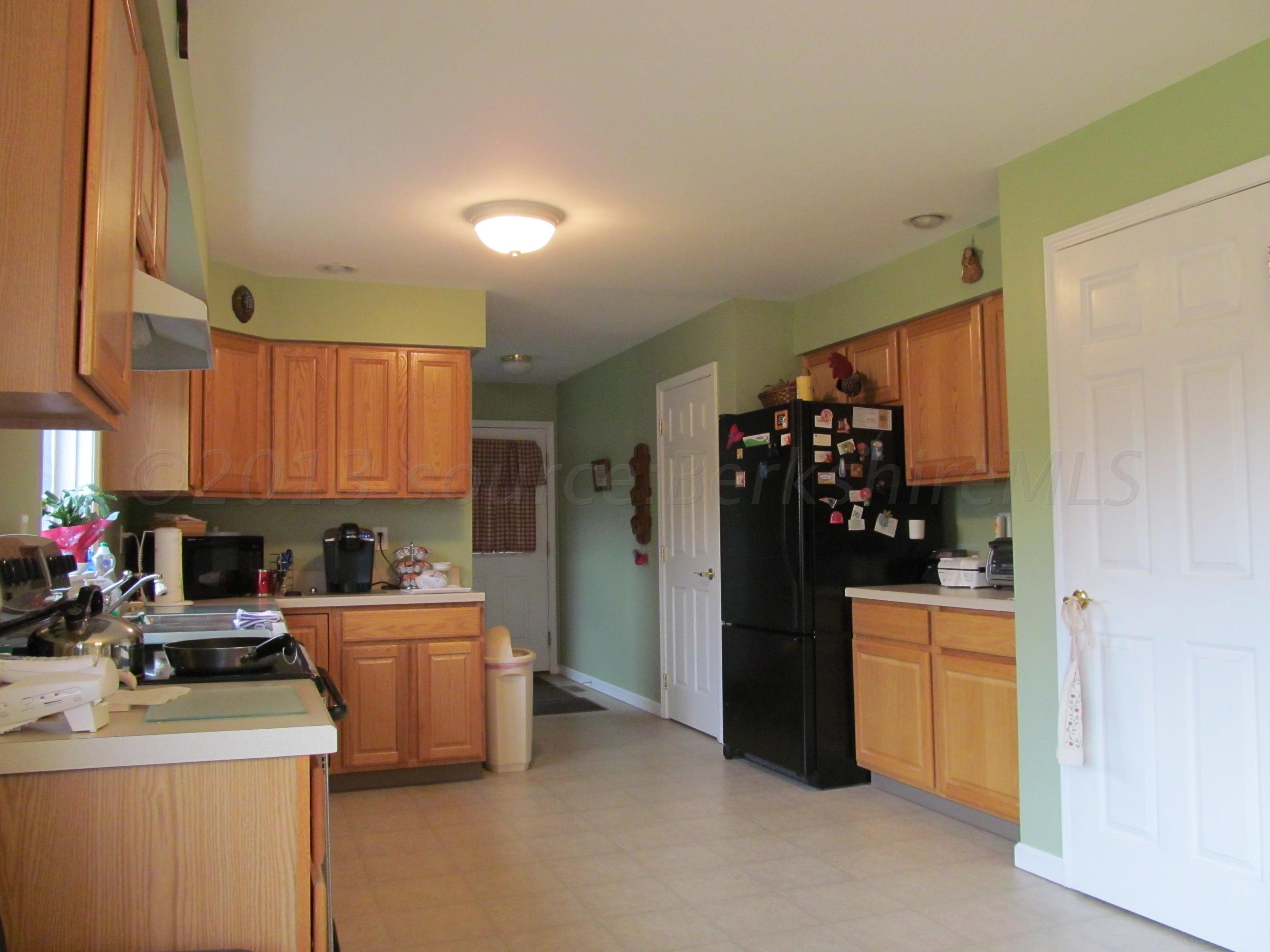 231 Hulett Hill Road Sheffield, MA 01257 - Photo 4 of 24 Kitchen