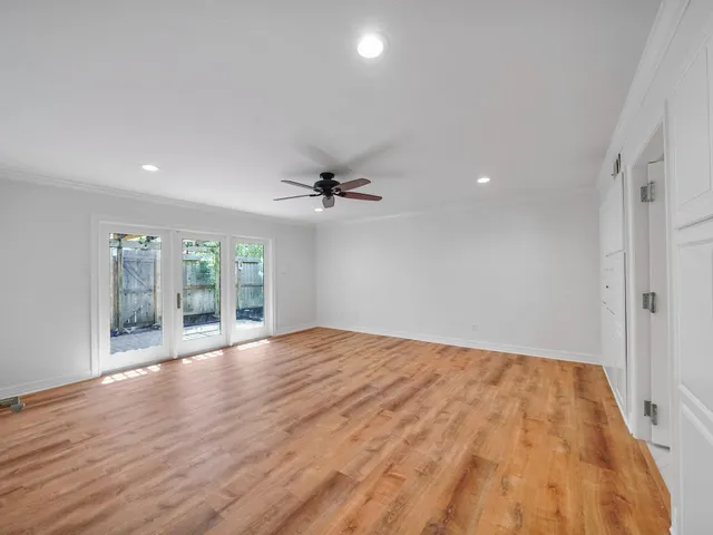 $425,000 | 910 Enclave Parkway, Houston, TX 77077