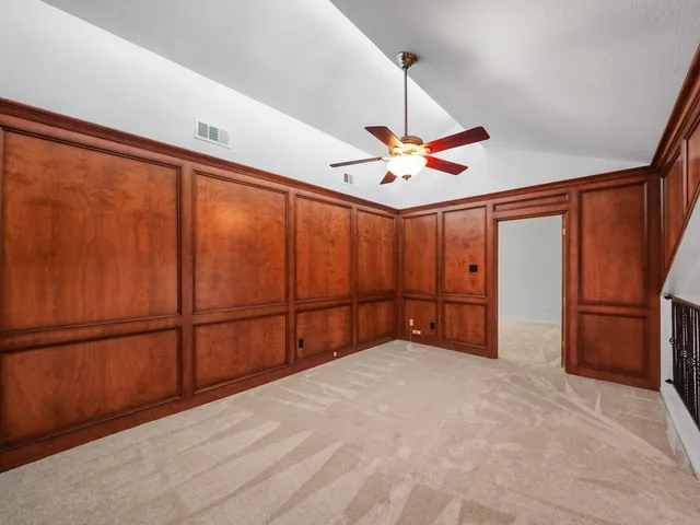 $425,000 | 910 Enclave Parkway, Houston, TX 77077