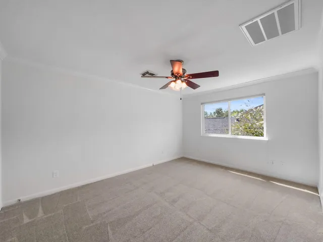 $425,000 | 910 Enclave Parkway, Houston, TX 77077