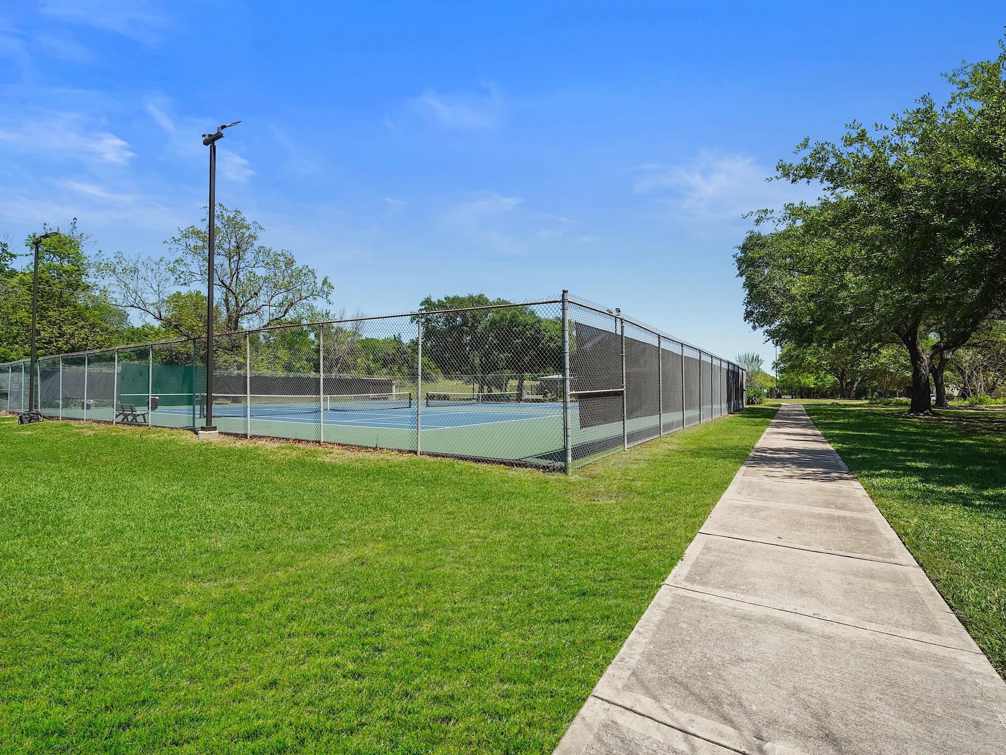 910 Enclave Parkway Houston, TX 77077 - Photo 38 of 42 Tennis and pickleball courts.