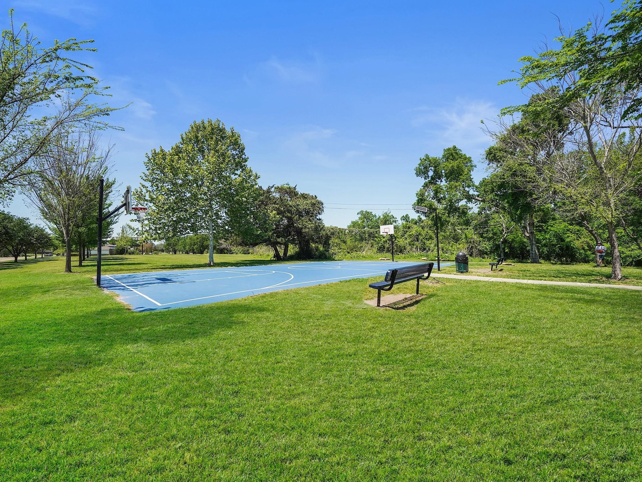 910 Enclave Parkway Houston, TX 77077 - Photo 39 of 42 Basketball court.