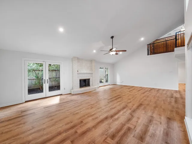 $425,000 | 910 Enclave Parkway, Houston, TX 77077