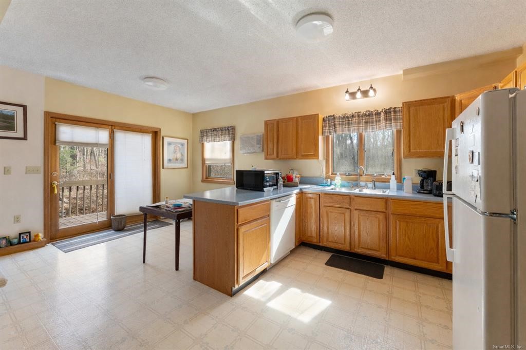 41 Margaret Henry Road Killingly, CT 06239 - Photo 24 of 38
