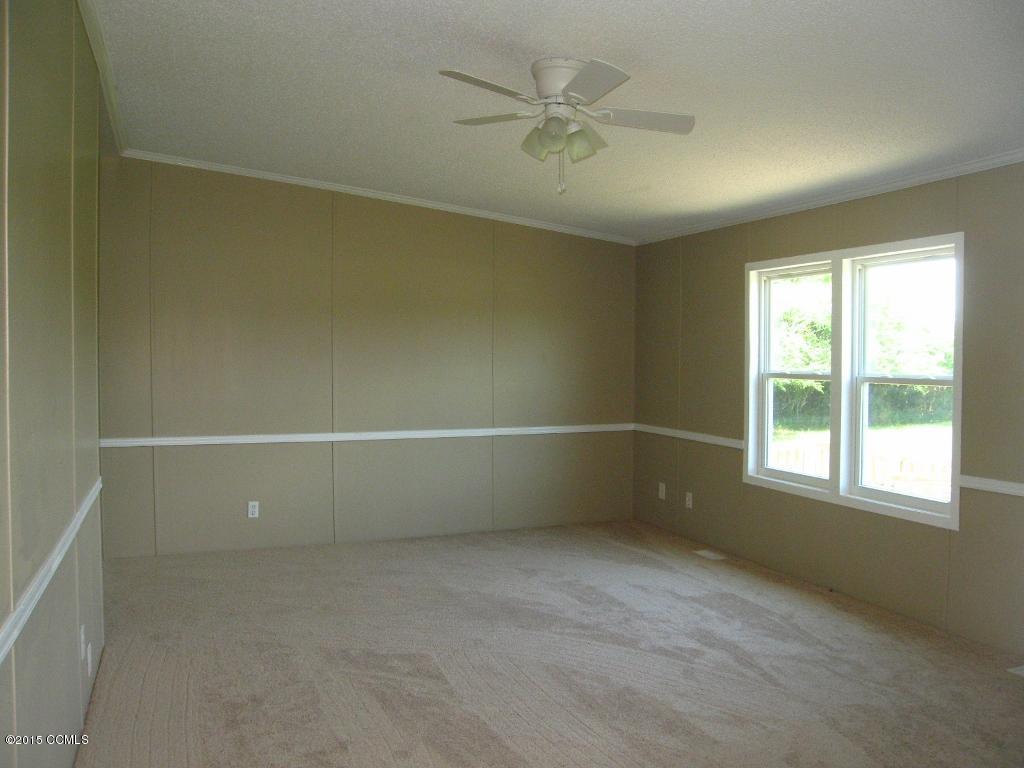 931 Old Winberry Road Newport, NC 28570 - Photo 2 of 19 IMG_2664 (1024x768)