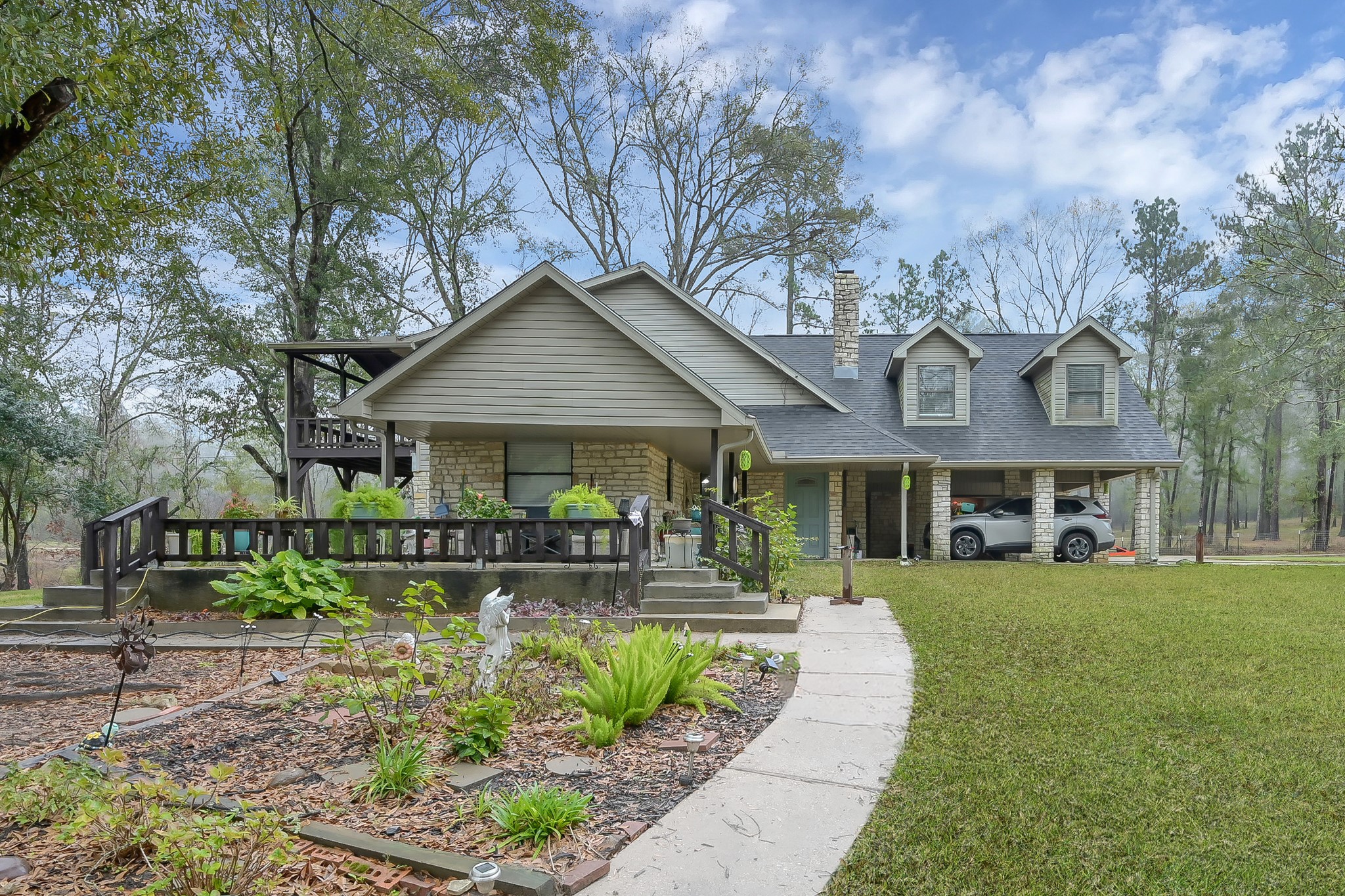 Welcome Home to Your Peaceful Acreage in Coldspring!