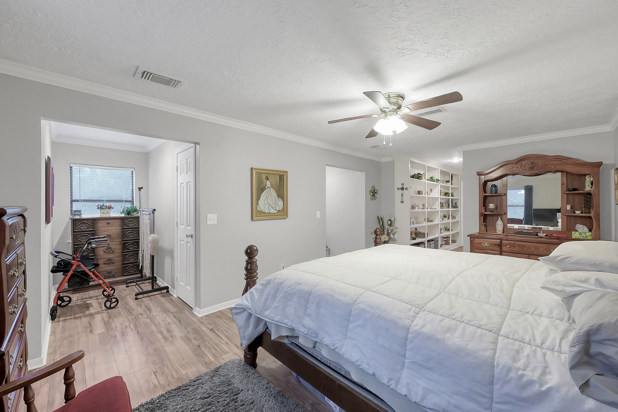 80 Nettie Phillips Road Coldspring, TX 77331 - Photo 26 of 49 Additional view of one of the two nooks with storage closet. Storage is abundant in this home.