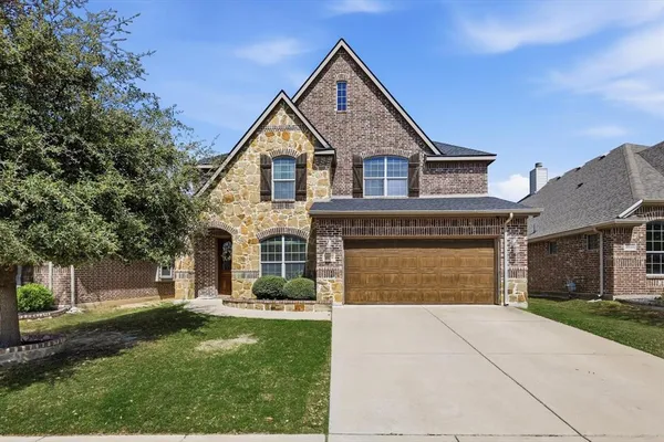 $487,500 | 1029 Albany Drive, Fort Worth, TX 76131