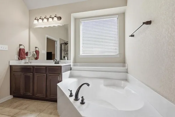 $478,900 | 1029 Albany Drive, Fort Worth, TX 76131