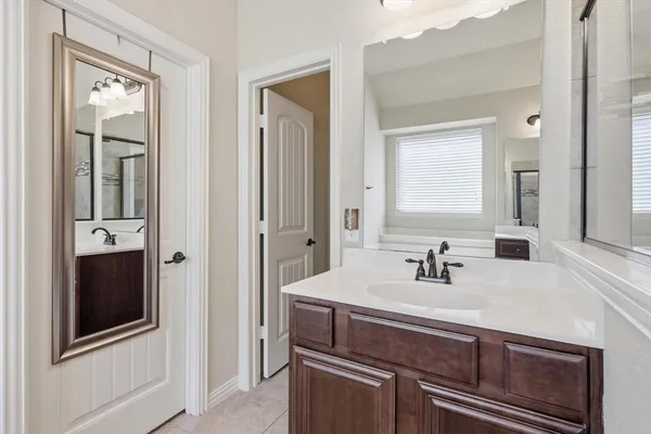 $478,900 | 1029 Albany Drive, Fort Worth, TX 76131