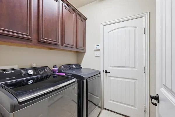 $478,900 | 1029 Albany Drive, Fort Worth, TX 76131