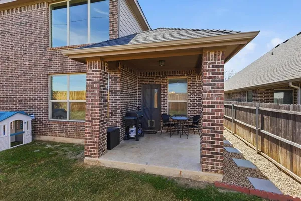 $478,900 | 1029 Albany Drive, Fort Worth, TX 76131