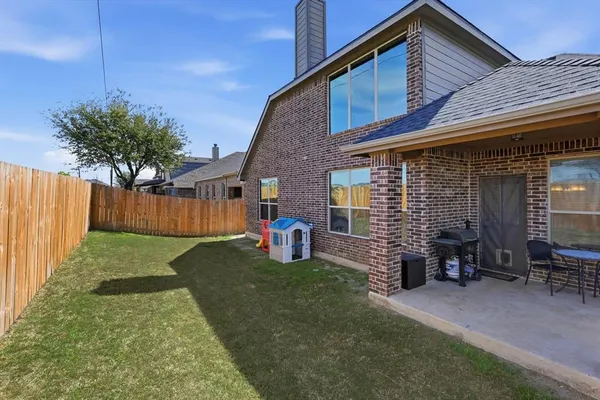 $478,900 | 1029 Albany Drive, Fort Worth, TX 76131