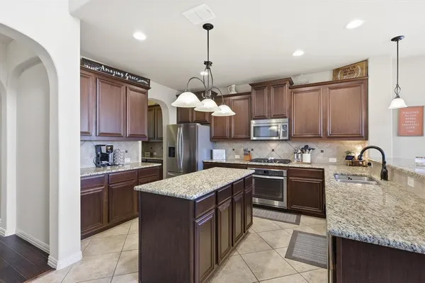 $478,900 | 1029 Albany Drive, Fort Worth, TX 76131