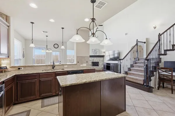 $478,900 | 1029 Albany Drive, Fort Worth, TX 76131
