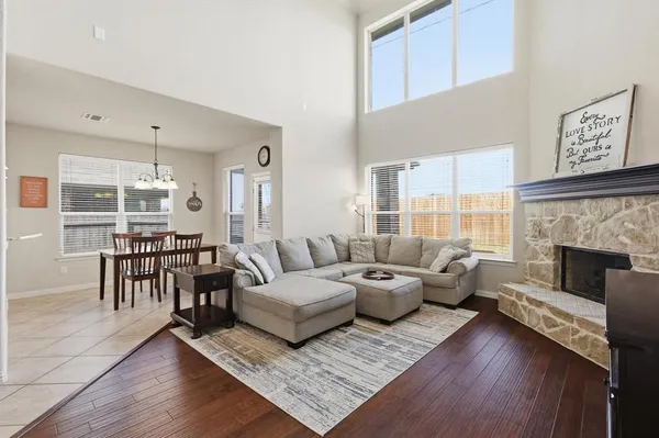 $478,900 | 1029 Albany Drive, Fort Worth, TX 76131