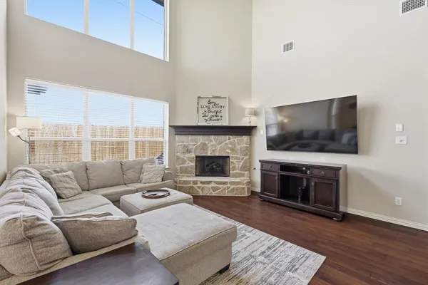 $478,900 | 1029 Albany Drive, Fort Worth, TX 76131
