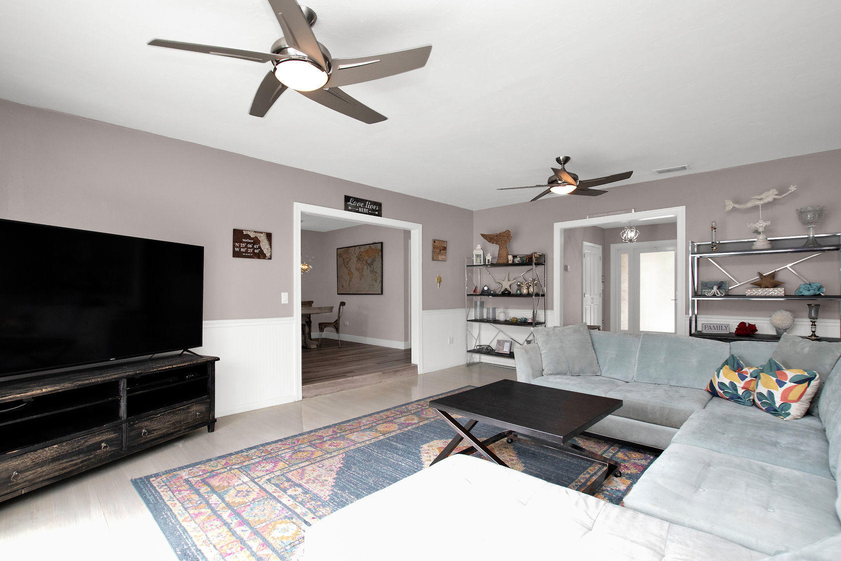 302 2nd Key Key Largo, FL 33037 - Photo 7 of 38 Living Room