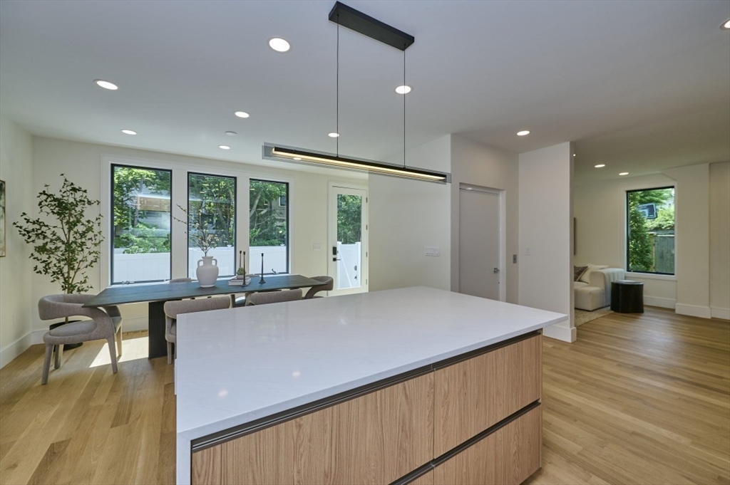 123 Fuller Street, Unit B Brookline, MA 02446 - Photo 13 of 41