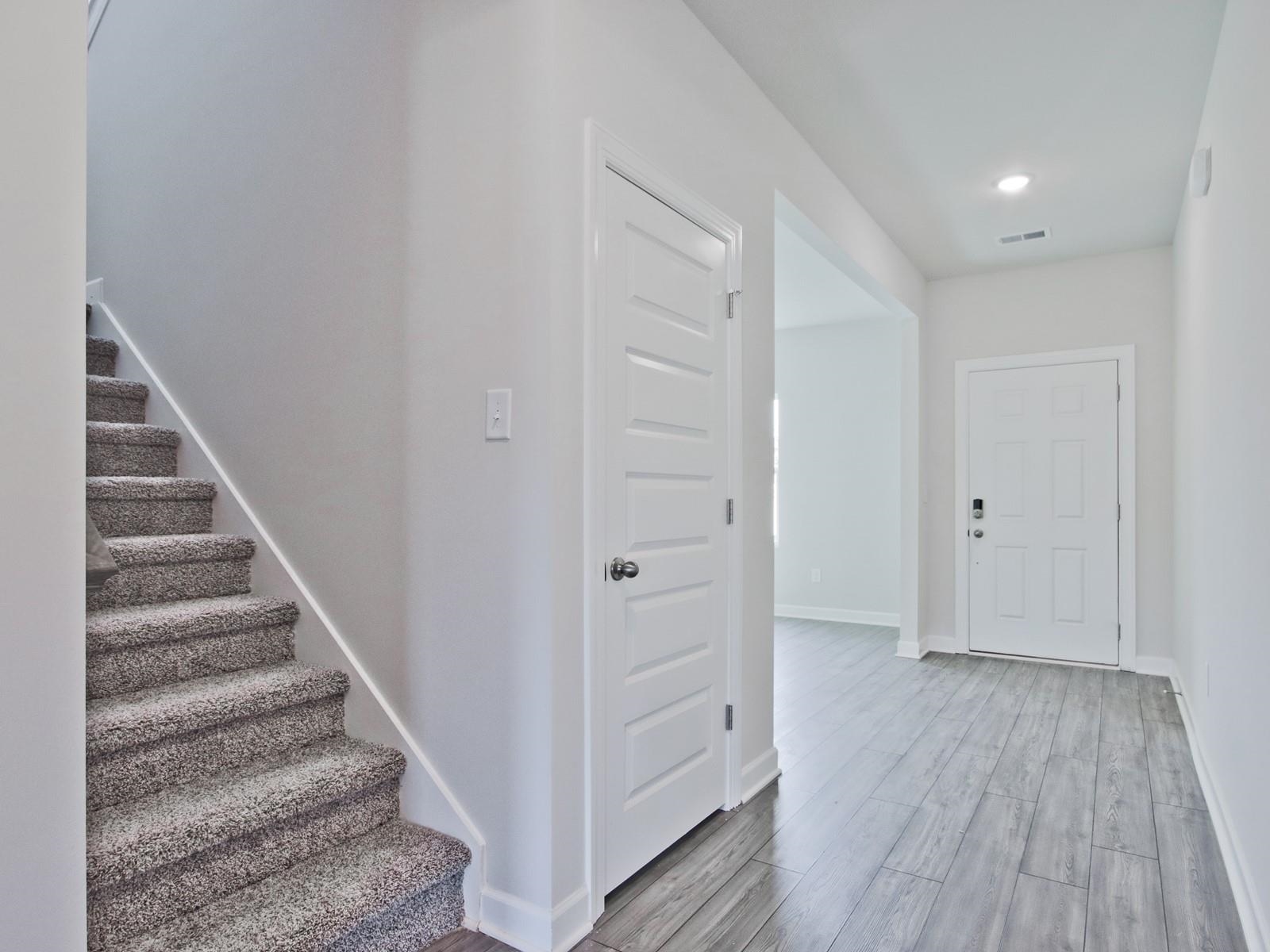 136 Layken Drive Fountain Inn, SC 29644 - Photo 5 of 34