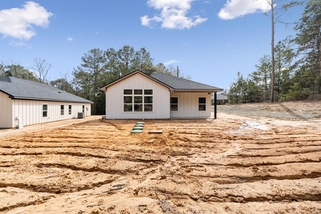 335 Perdanales Bullard, TX 75757 - Photo 32 of 37 a big house with a big yard and large tree