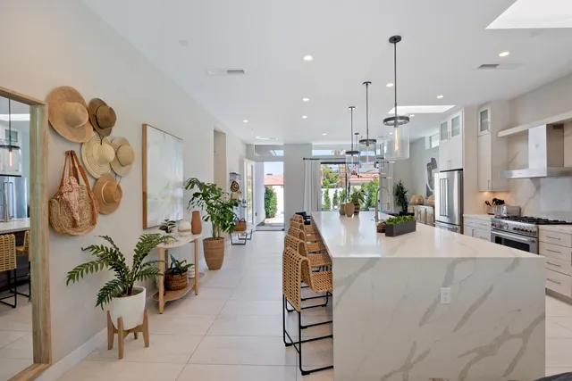 $4,000 | 52085 Avenida Cortez, La Quinta, CA 92253