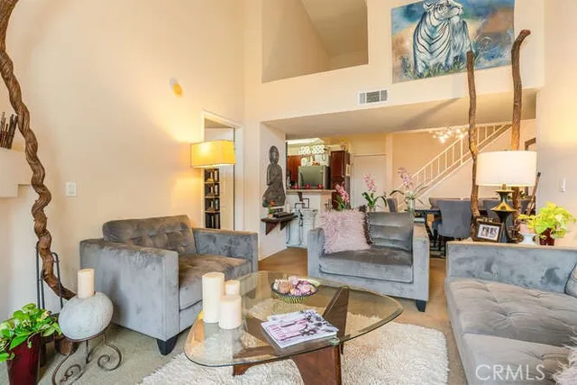 $584,999 | 21400 Burbank Boulevard, Unit 313, Woodland Hills, CA 91367