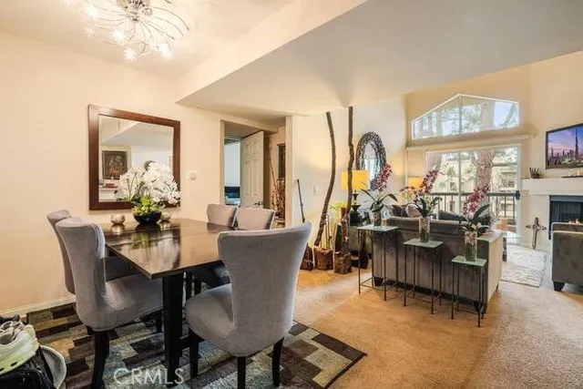 $584,999 | 21400 Burbank Boulevard, Unit 313, Woodland Hills, CA 91367