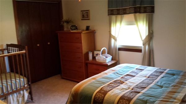 117 Mohawk Drive Seekonk, MA 02771 - Photo 6 of 16 a bedroom with a bed and a window