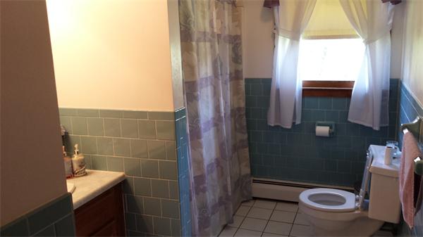 117 Mohawk Drive Seekonk, MA 02771 - Photo 8 of 16 a bathroom with a toilet