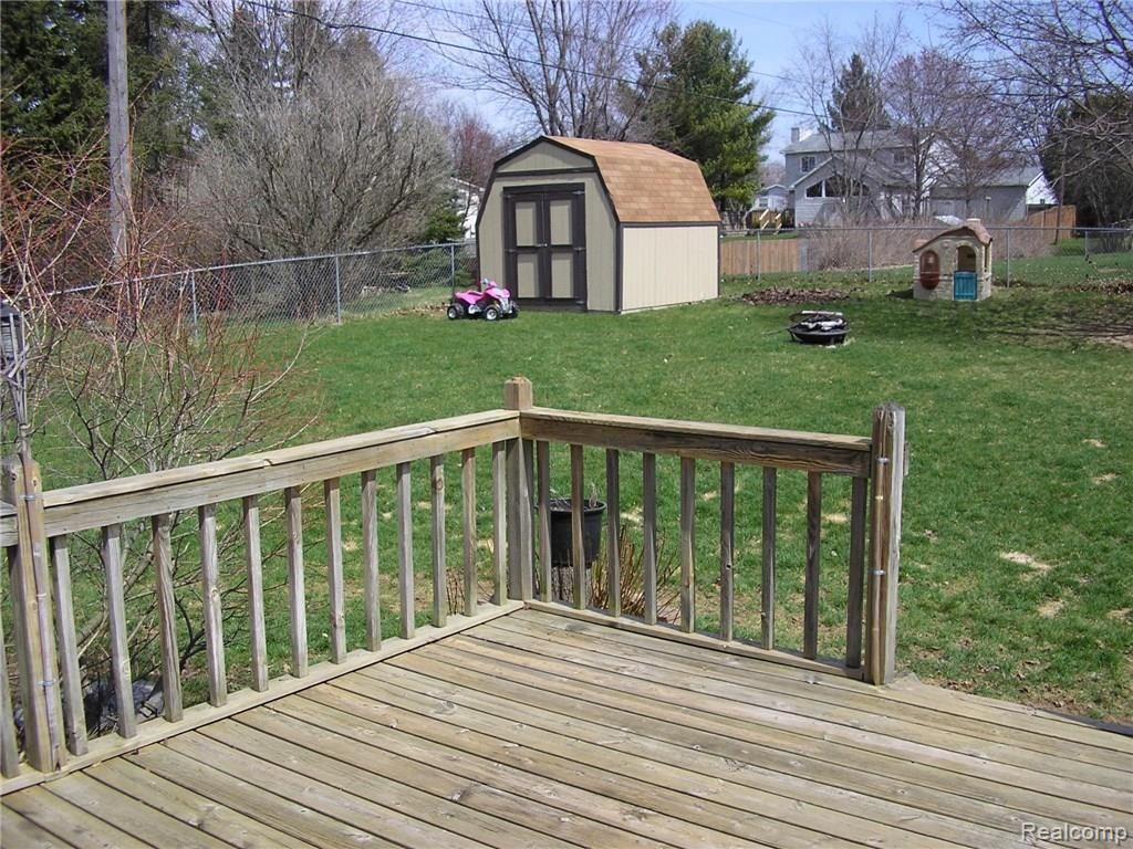 6546 Walters Road Clarkston, MI 48346 - Photo 17 of 17 P1010077.JPG