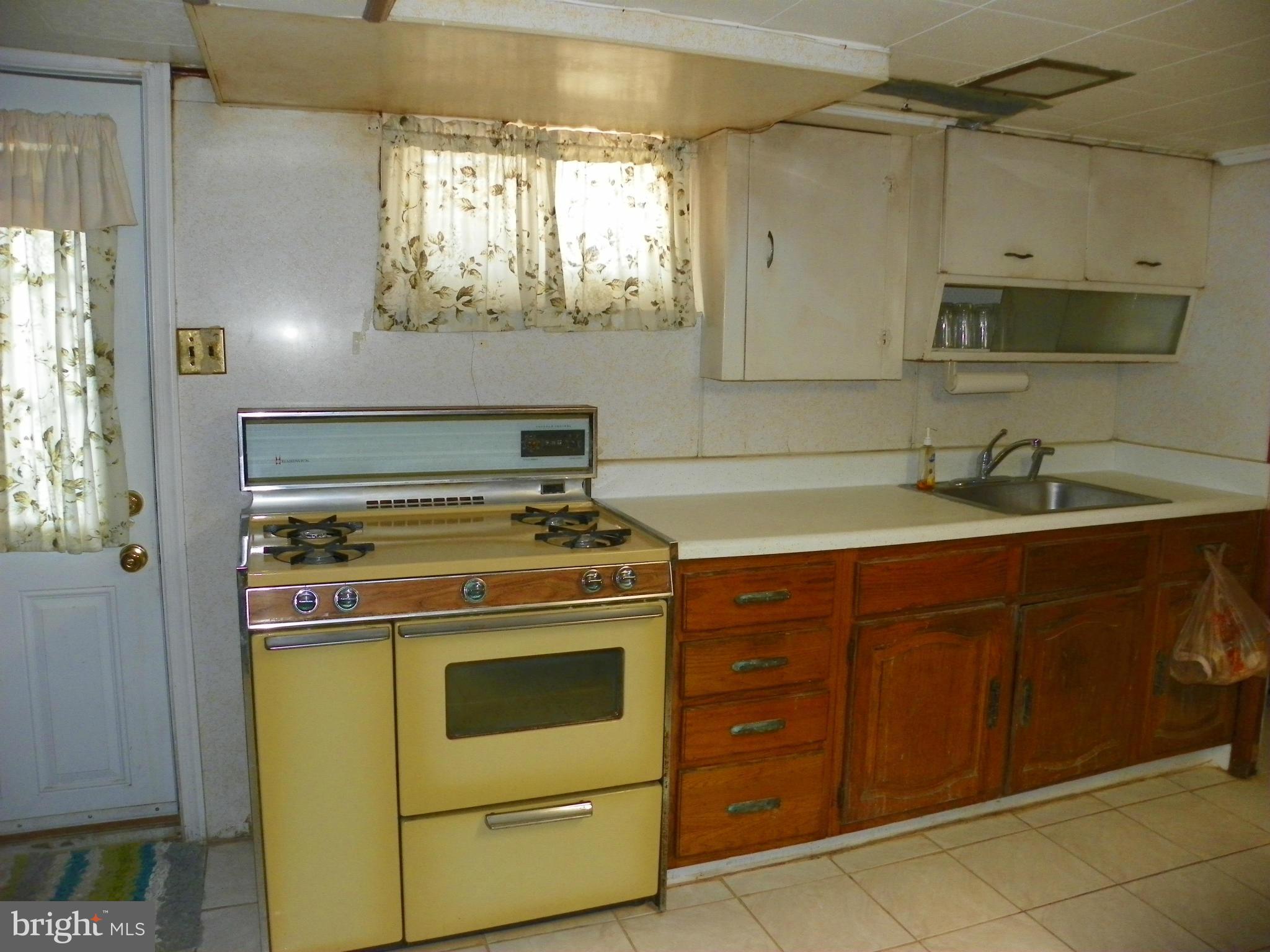 704 Rappolla Street Baltimore, MD 21224 - Photo 14 of 22 Basement Kitchen