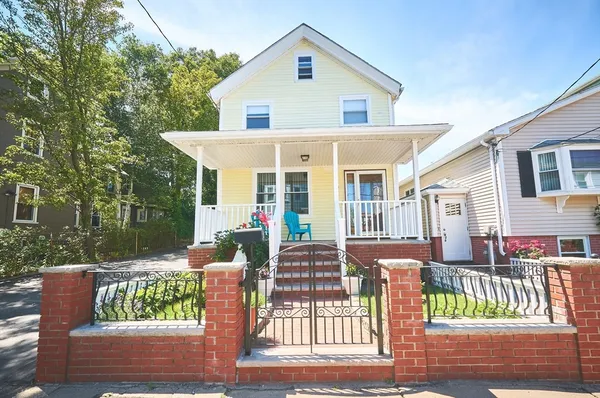 $2,800 | 73 Oak Street, Unit 1, Somerville, MA 02143