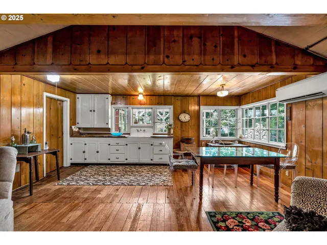 $699,900 | 63645 East Barlow Trail Road, Rhododendron, OR 97049