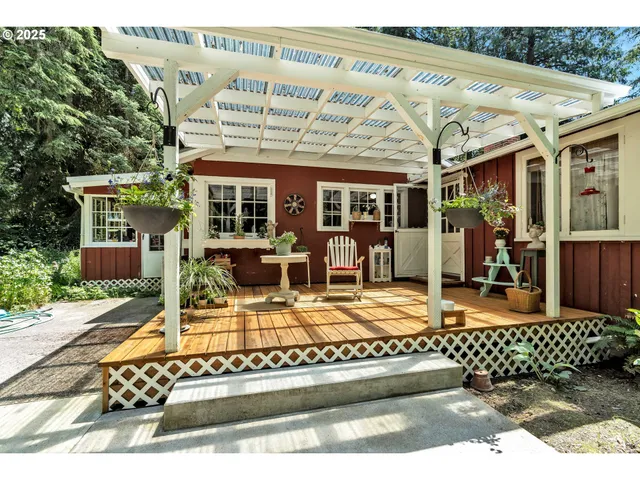 $699,900 | 63645 East Barlow Trail Road, Rhododendron, OR 97049