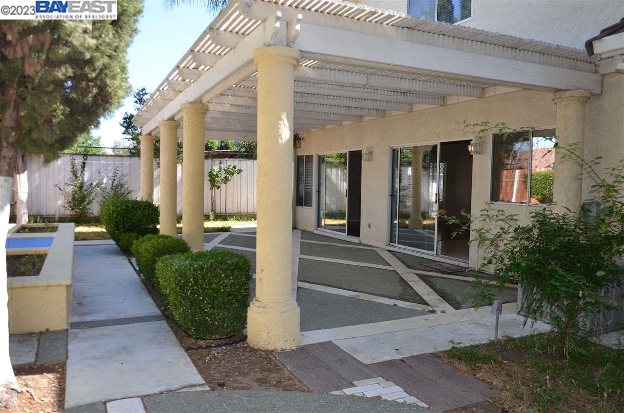 1463 Egret Drive Tracy, CA 95376 - Photo 3 of 19 a view of a entrance of the house