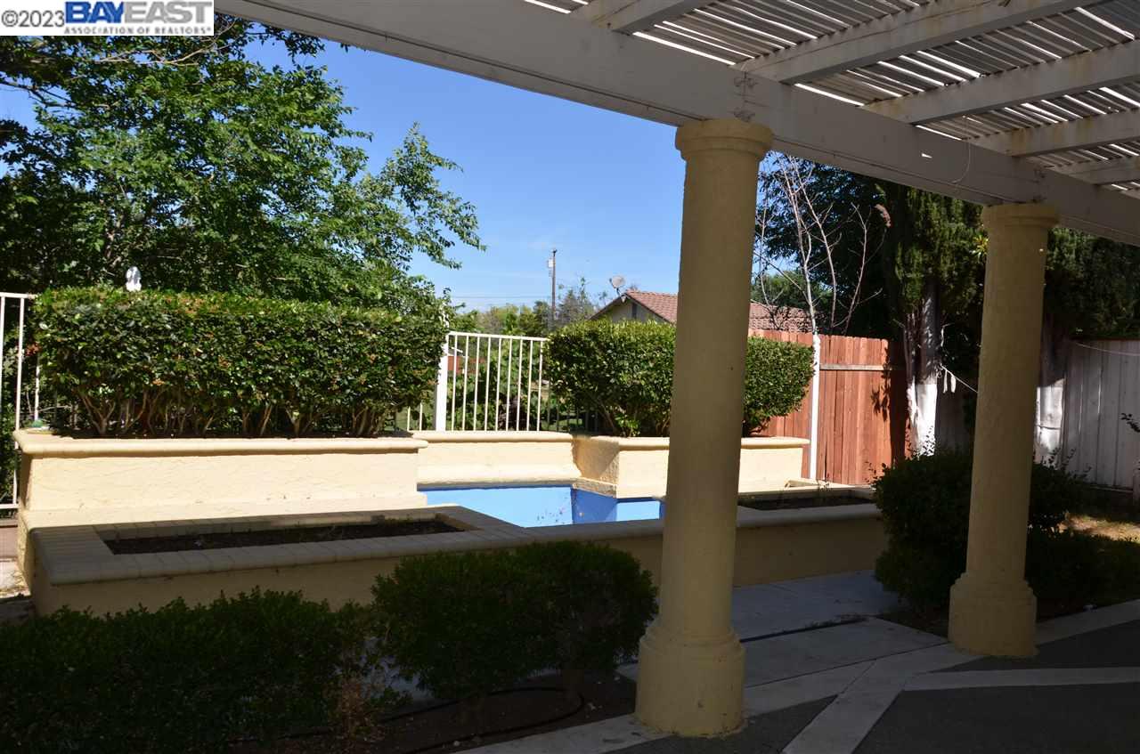 1463 Egret Drive Tracy, CA 95376 - Photo 4 of 19 a view of an outdoor space and porch