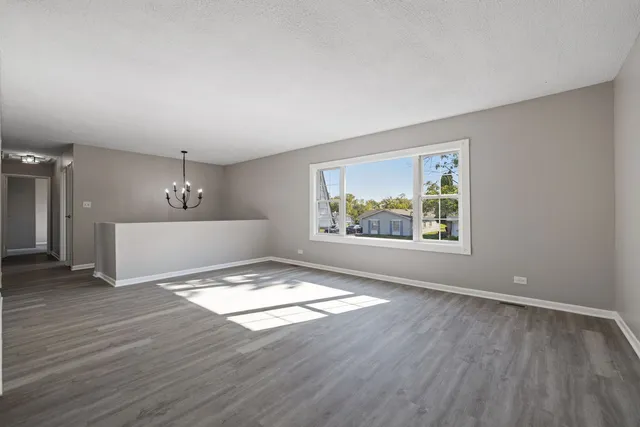 $277,500 | 17700 Springfield Avenue, Country Club Hills, IL 60478