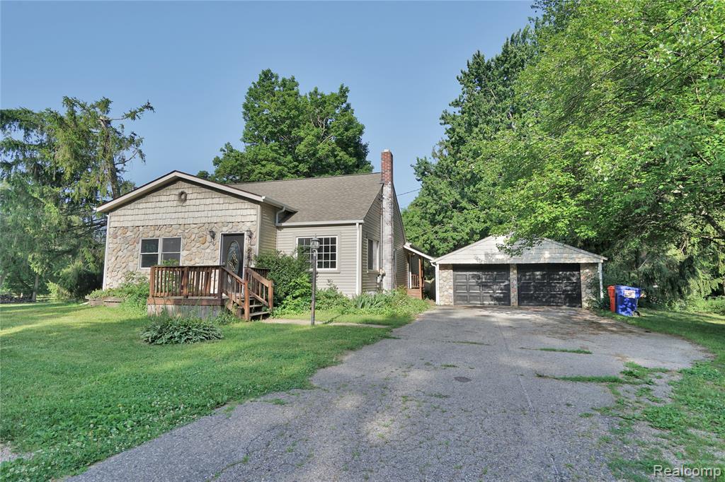 2476 Vandekarr Road Owosso, MI 48867 - Photo 5 of 41