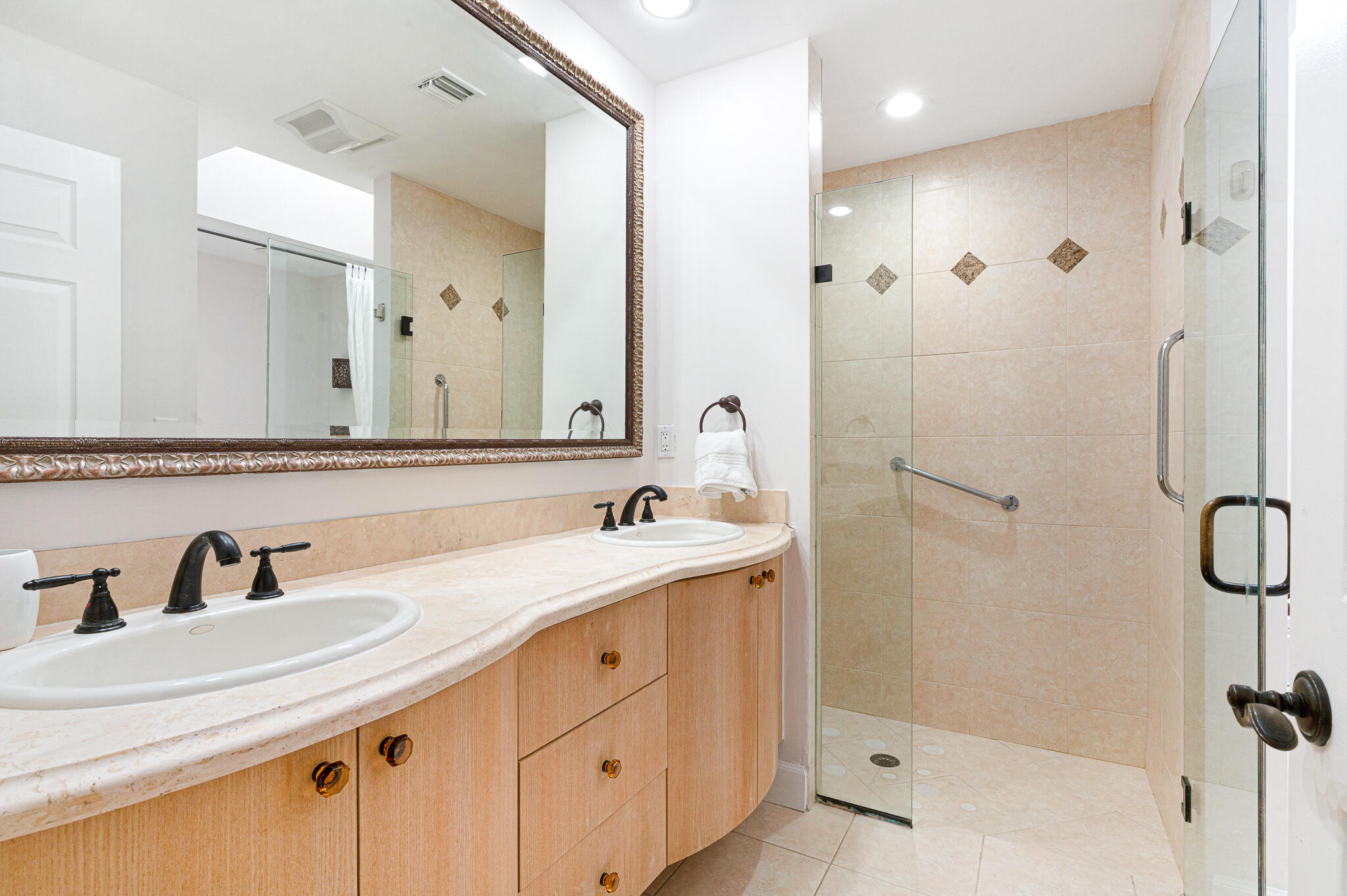 22785 Marbella Circle Boca Raton, FL 33433 - Photo 14 of 24 photo-12