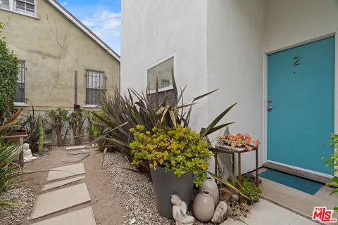 $2,100,000 | 563 Westminster Avenue, Venice, CA 90291