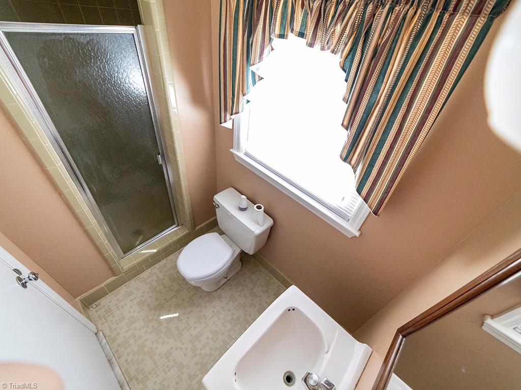 1227 Ritters Lake Road Greensboro, NC 27406 - Photo 5 of 30 Gallery Image 5
